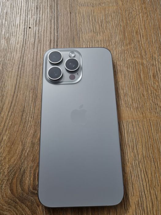 15 Pro Max 256 Gb ideal