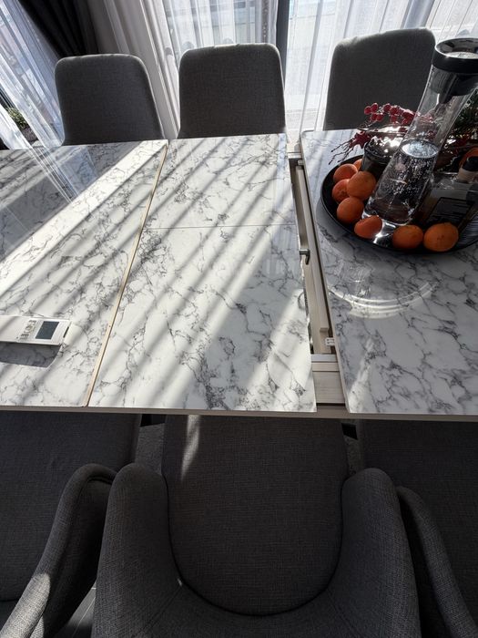 разтегателен диван, холна и трапезна маса, кресло, столове