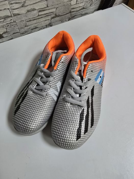 Продам сороконожки.