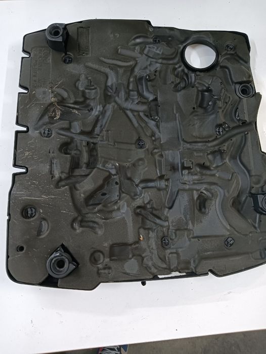 Capac Motor (Ornament) Audi A6 (C8, 4A2) [ 2018 - > ] 40 Tdi Mild Hybr