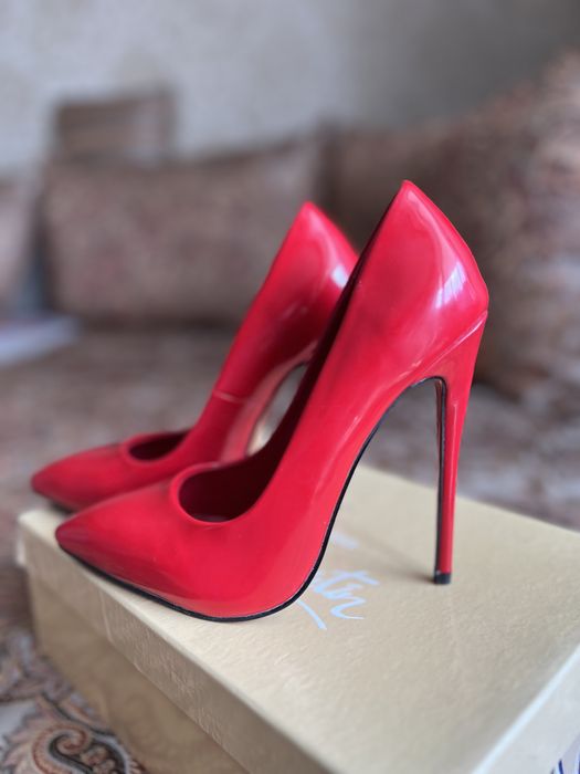 Новые туфли Christian Louboutin