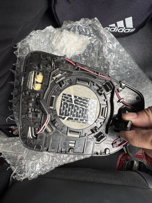 Вставка Зеркала левая lexus es 2023