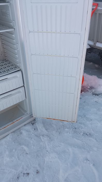 Продам морозилку индезит