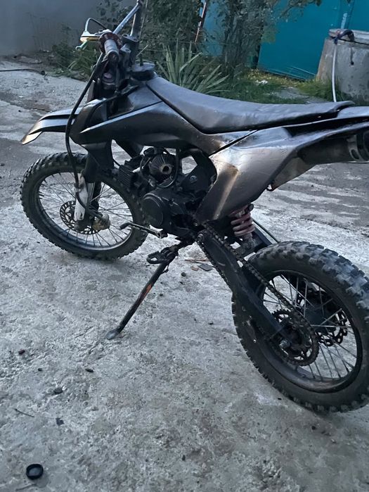 Vând cros 125cc 4 trepte model jrh