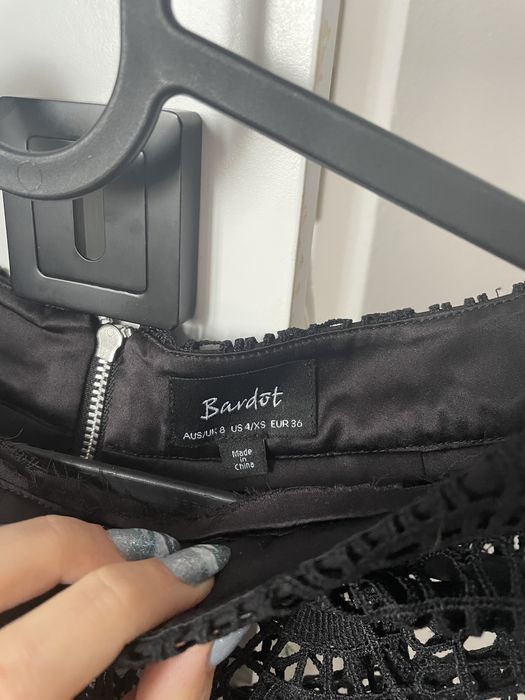 Fusta neagră Bardot mărimea 36 midi valorează €95