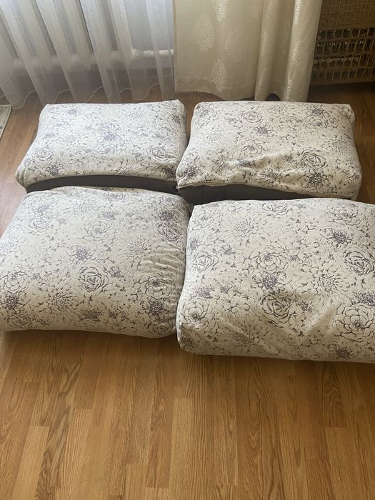 Подушки мебельные б/у 4 шт