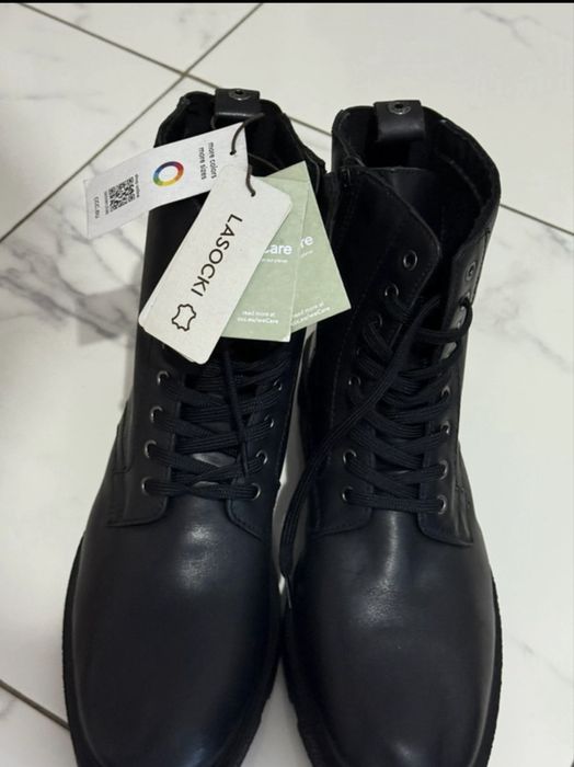 Ghete noiii cu eticheta