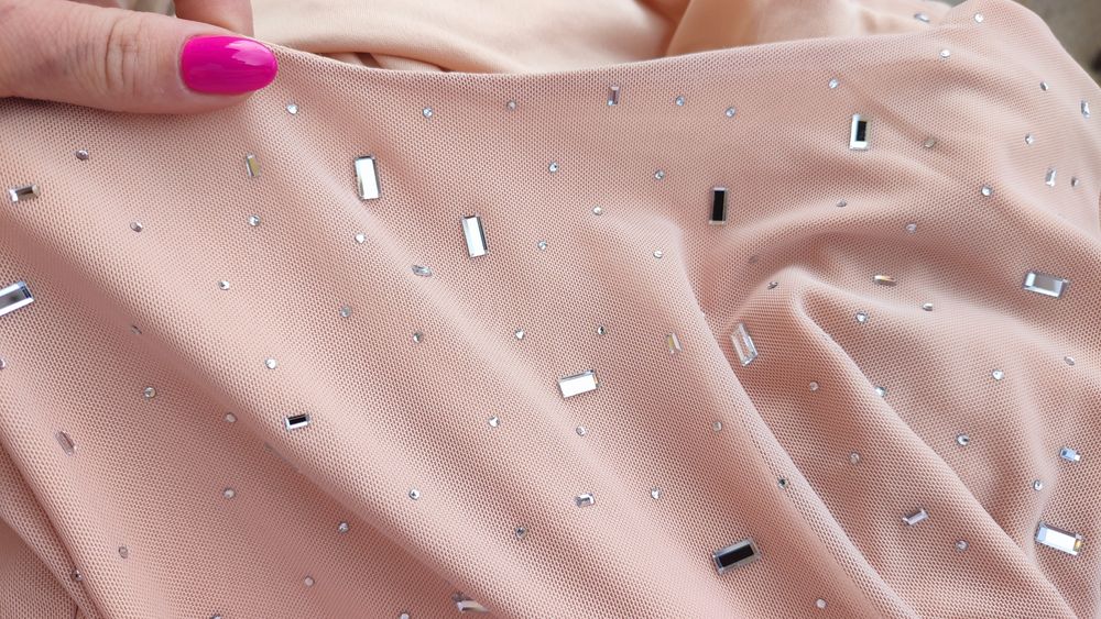 Нова рокля в телесен цвят