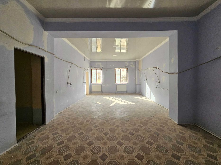 3 qavatli bino podvali bilan birga ijaraga beriladi.