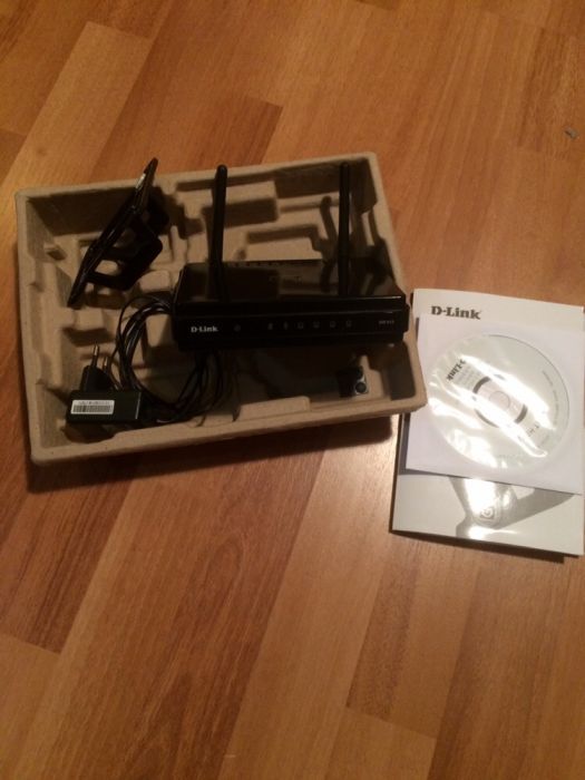 Se vinde router D-Link DIR 615