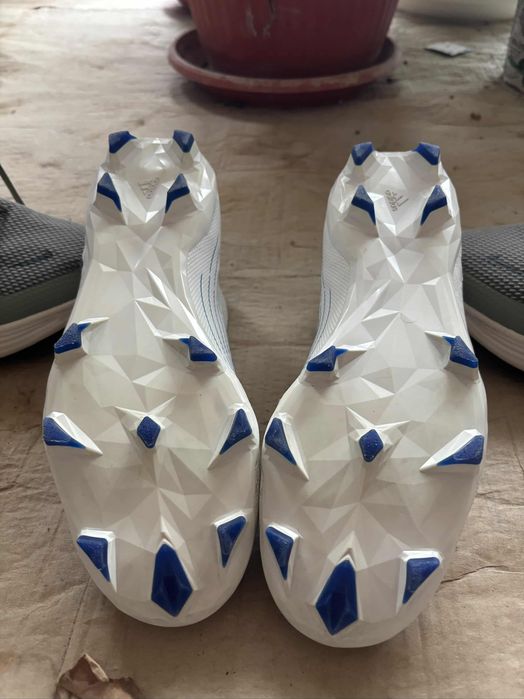 Adidas Predator butonki