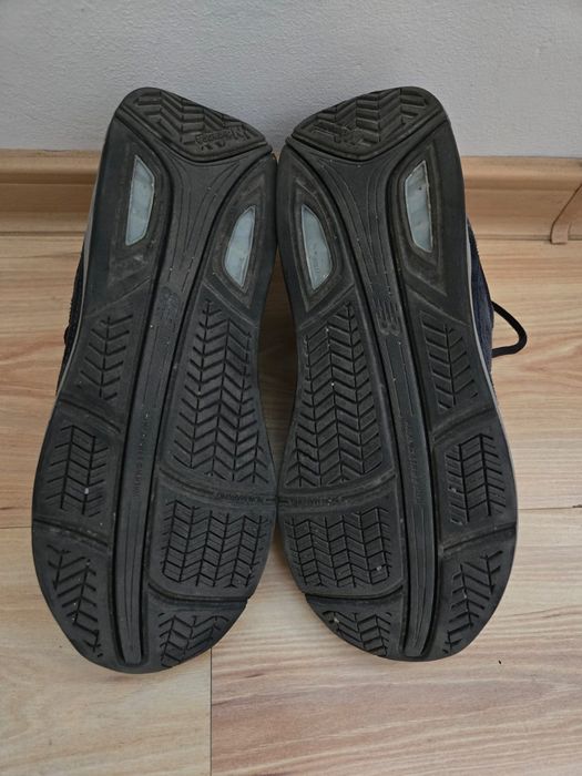 Adidas dama New Balance  928NV3.       37.5