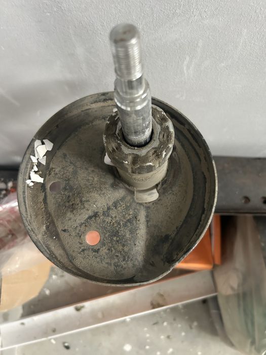 Стойки передние б/у Камри 40