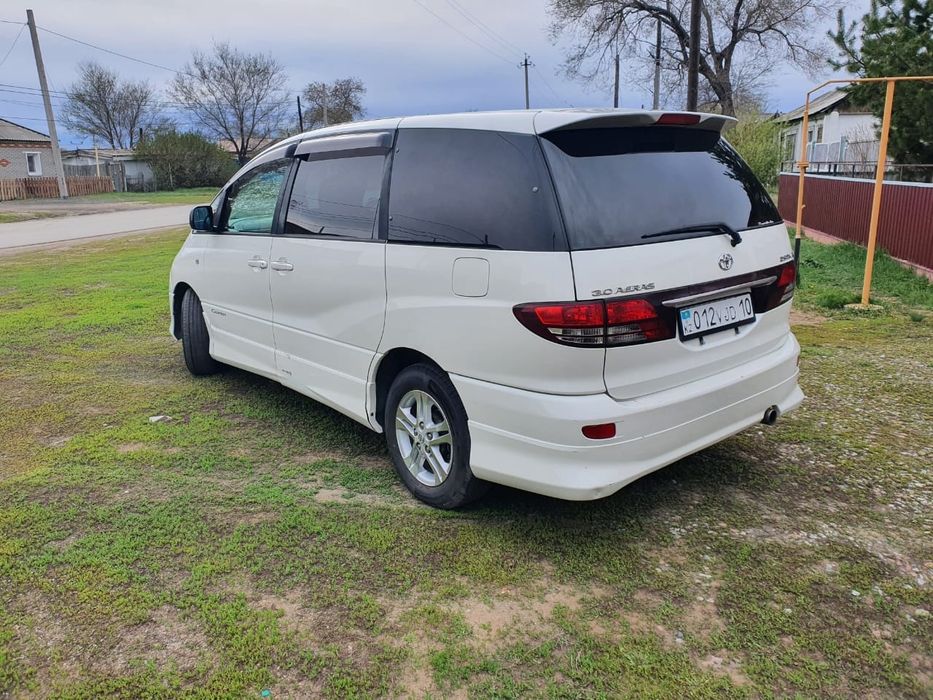 Toyota estima 012