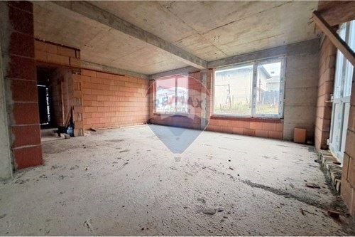 Продава се Къща в с. Звездица, Област Варна - 209 кв.м за 838 €/кв.м - Снимка #5