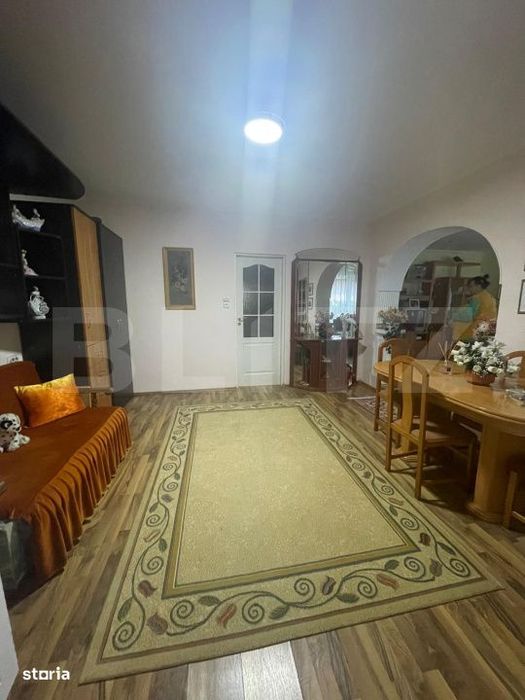 Casa cu etaj, 5 camere, 140 mp, zona Șarat, Campia Turzii