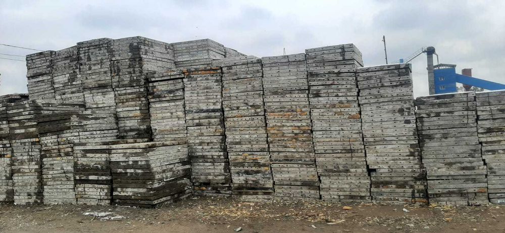 Продам опалубку металлическую