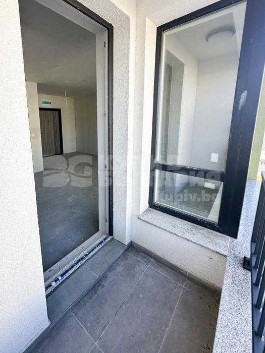 Продава се Едностаен апартамент в Варна, Център - 34 кв.м за 2015 €/кв.м - Снимка #10