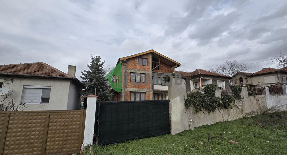 Продава се Къща в Гълъбово - 320 кв.м за 69 €/кв.м - Снимка #2