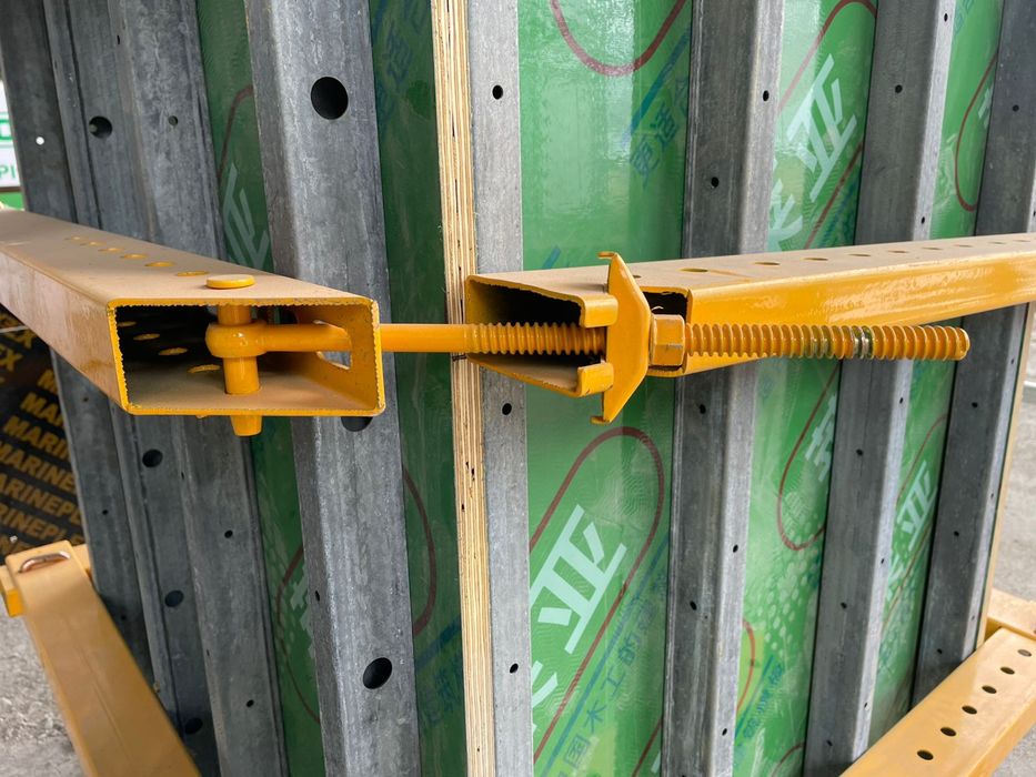 Регулировочный хомут для колонн