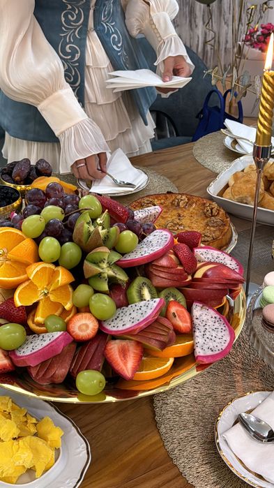 Продам платье с камзолом жилеткой