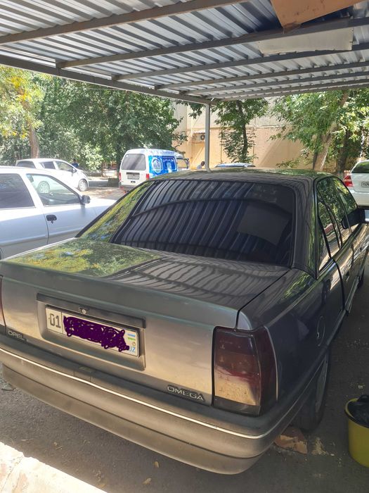 Опель Омега А 2.0 . Аренда с выкупом .