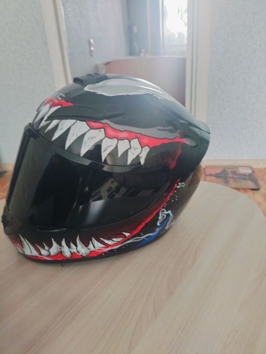 Продам мотошлемы в отличном состоянии