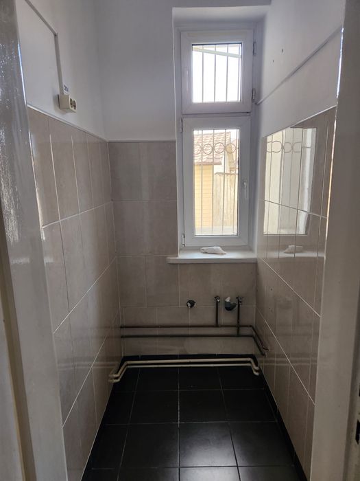 Apartament 2 camere + dependințe Targoviste Central