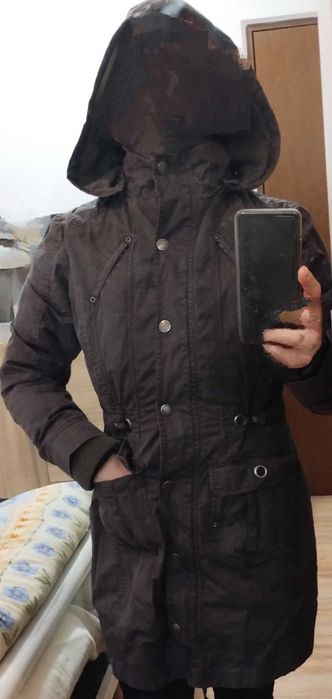 Haina groasa (cu gluga si dos detasabile) la 25 lei