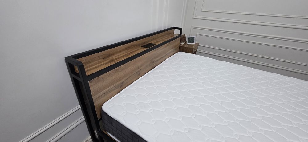 Металлические кровать. Темир Кровать. Двуспальная кровать Лофт дизайн.