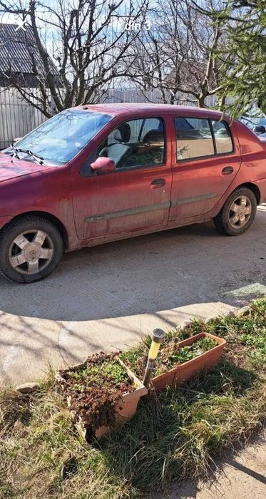 RENAULT Clio 0 — imagine 3