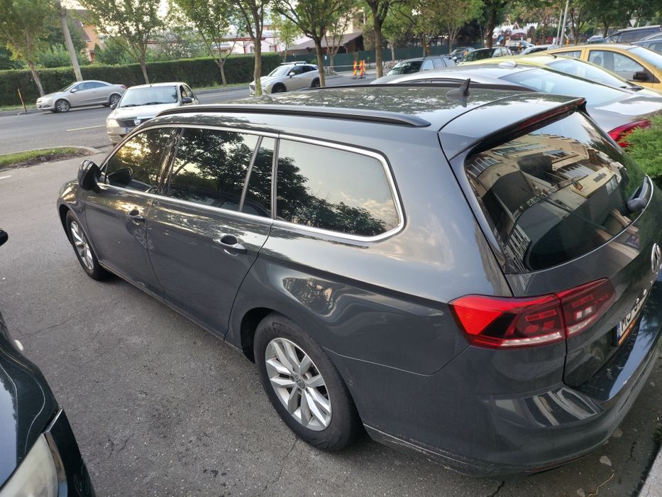 Vând Volkswagen Passat Variant.
