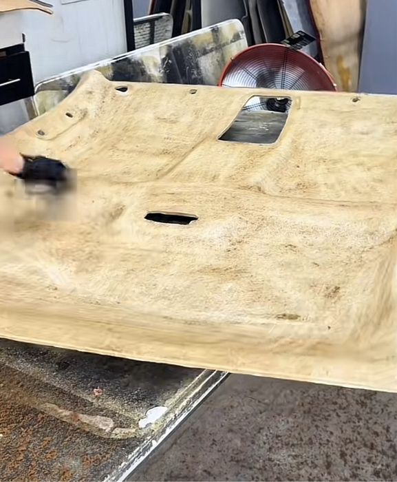 Retapitare plafon alcantara/stofa fete de usi