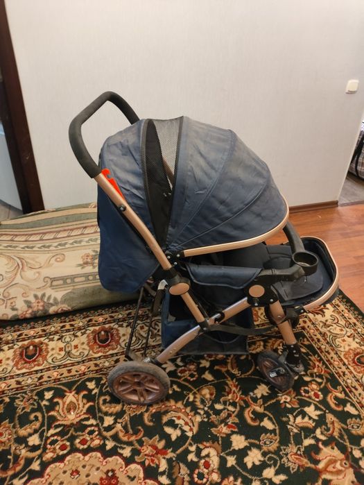 Коляска и манеж.