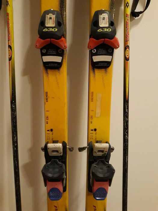 OCAZIE! Schiuri Blizzard cu legături Tyrolia și bețe Volkl