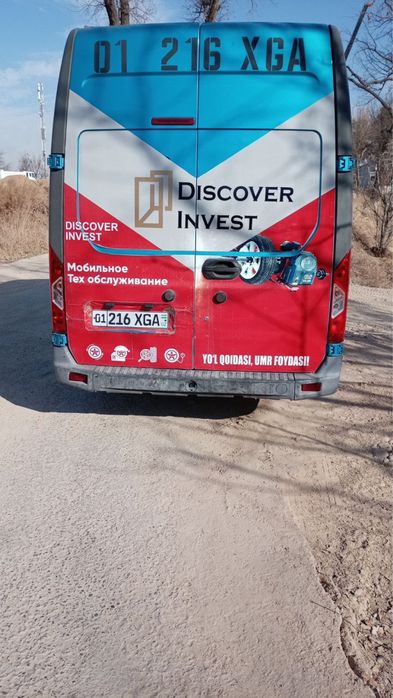 Оклейка автомобиля с вашим брендом