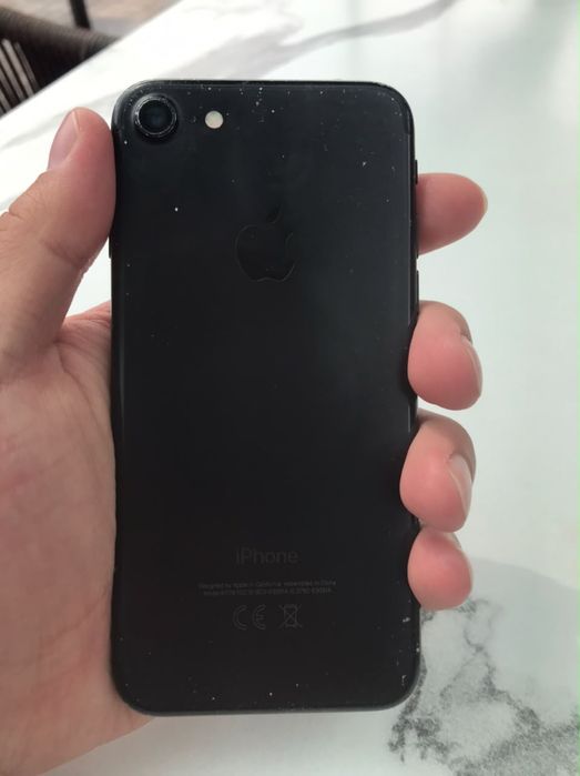 Продам iPhone 7 срочно