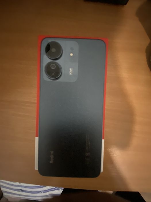 Продаю Redmi 13c на 256/8гб