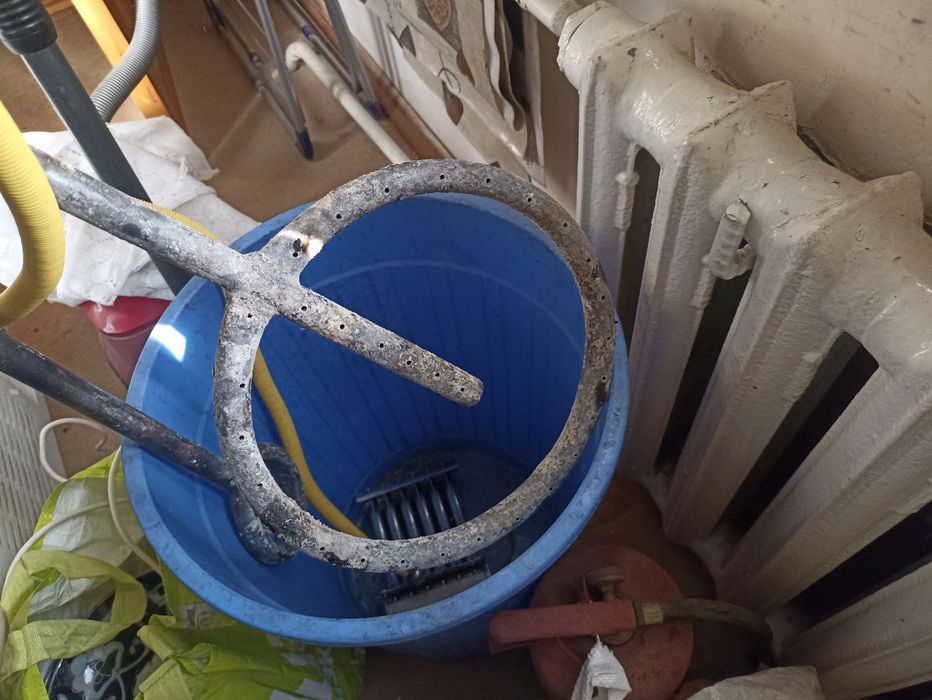 Апоглар сотилади. 3та