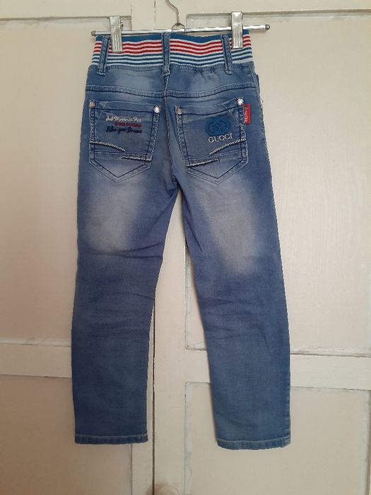 Джинсы  на мальчика.