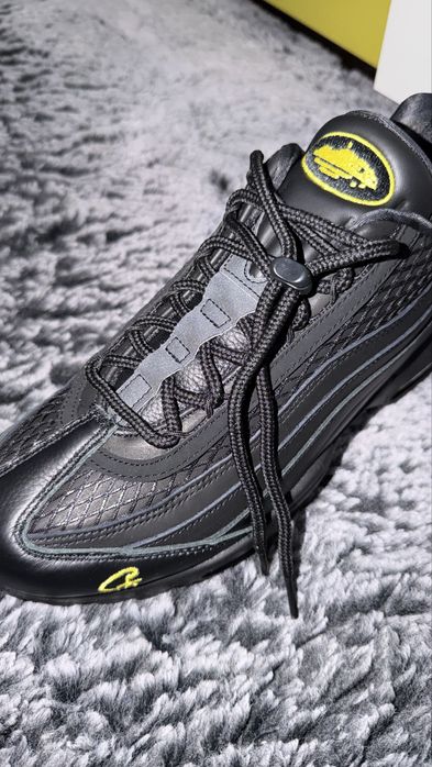 Corteiz x nike air max 95 “Honey blacks”