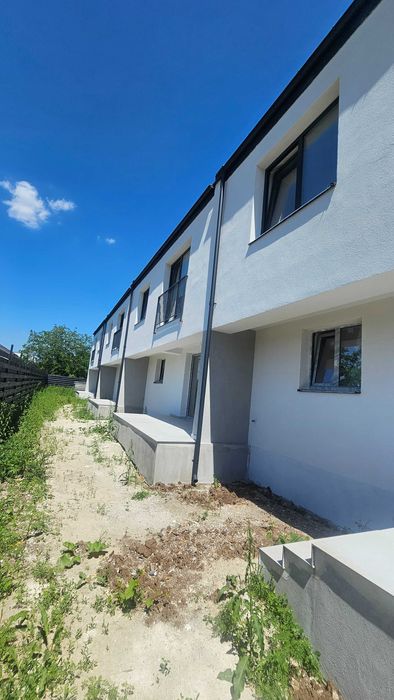 Vanzare casa spatioasa la cheie Popesti Leordeni