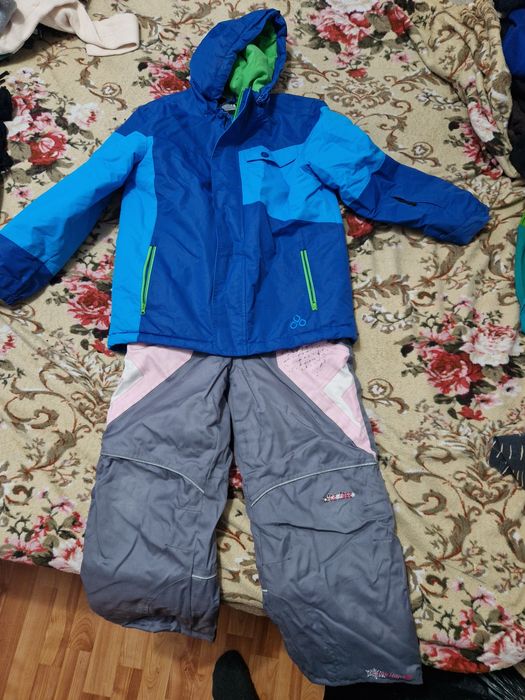 Costum de sky numai bun pentru acest sezon