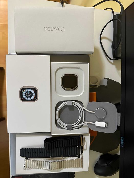 Apple Watch Ultra, GPS, Cellular, Carcasa Titanium 49mm,pachet complet