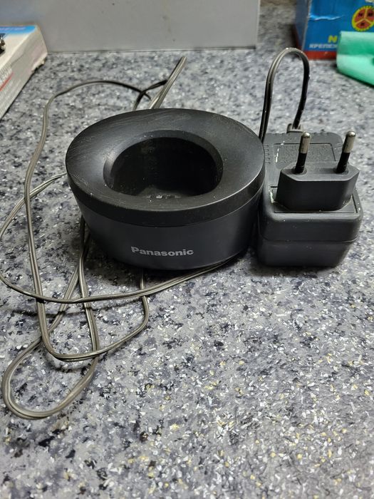 Продам радиотелефон. Можно на запчасти.