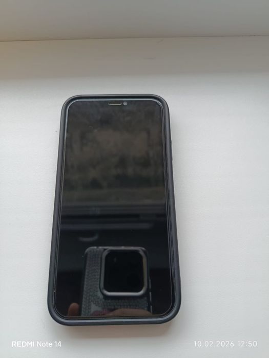 Продам айфон 11, память 64 гб