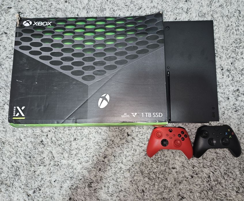 Vând Xbox series x 1 TB 2 controlere