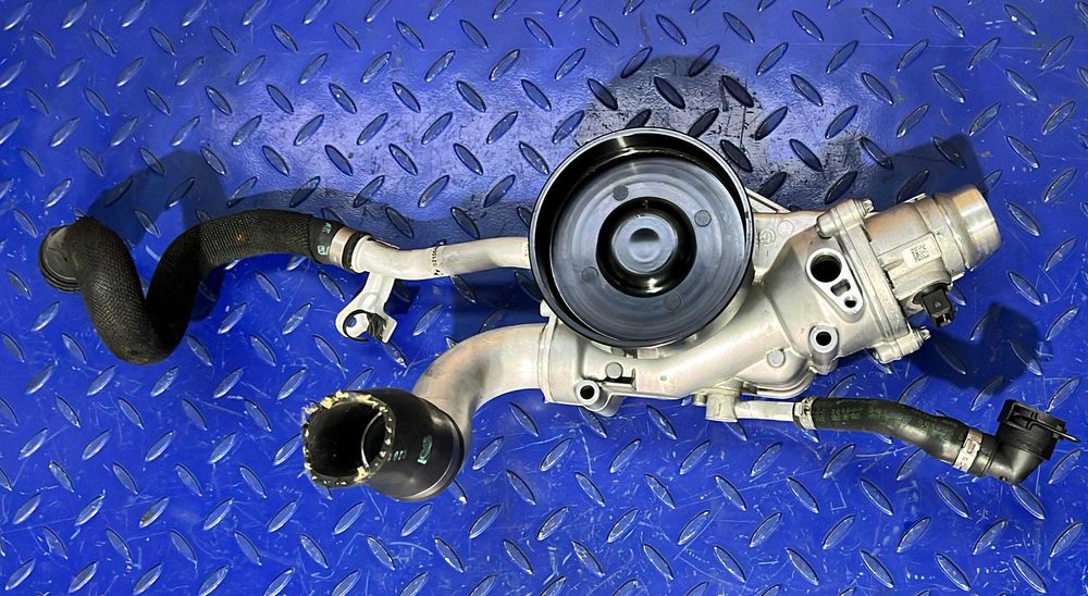Pompa de apa BMW 7852344
