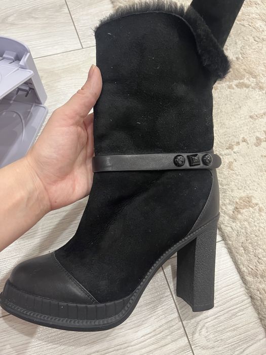 Продам зимние сапоги