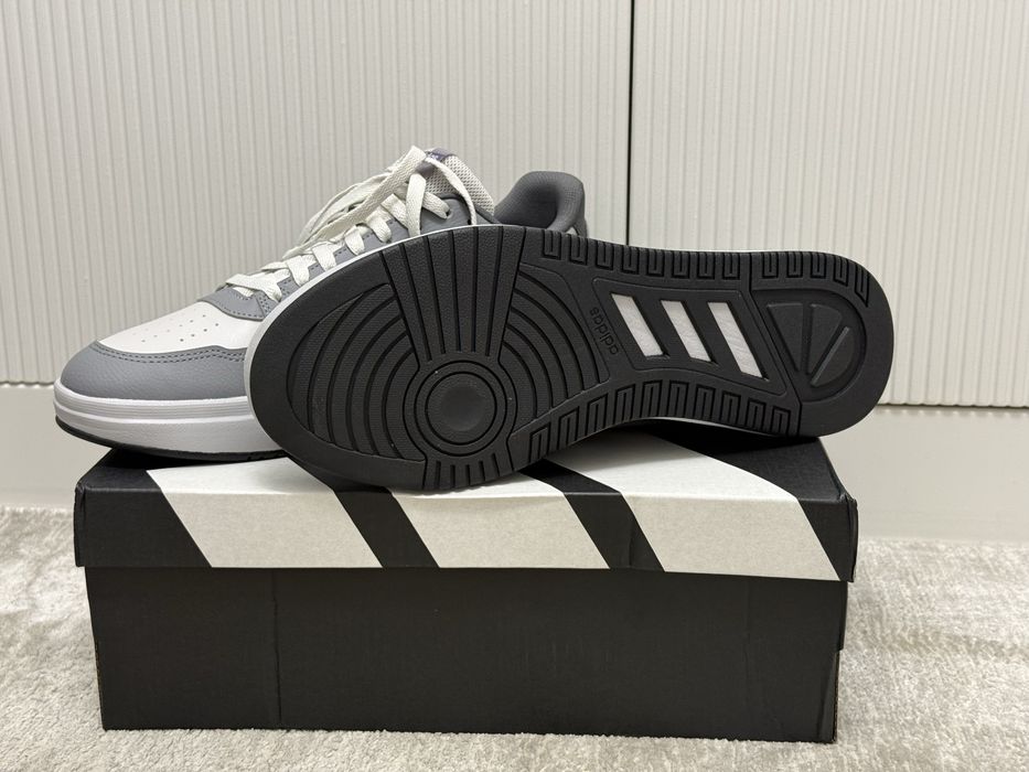 Продам кроссовки Adidas